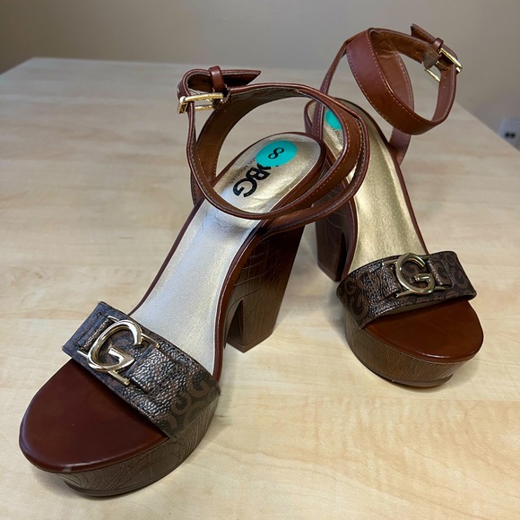 Brown heels - Picture 3 of 5